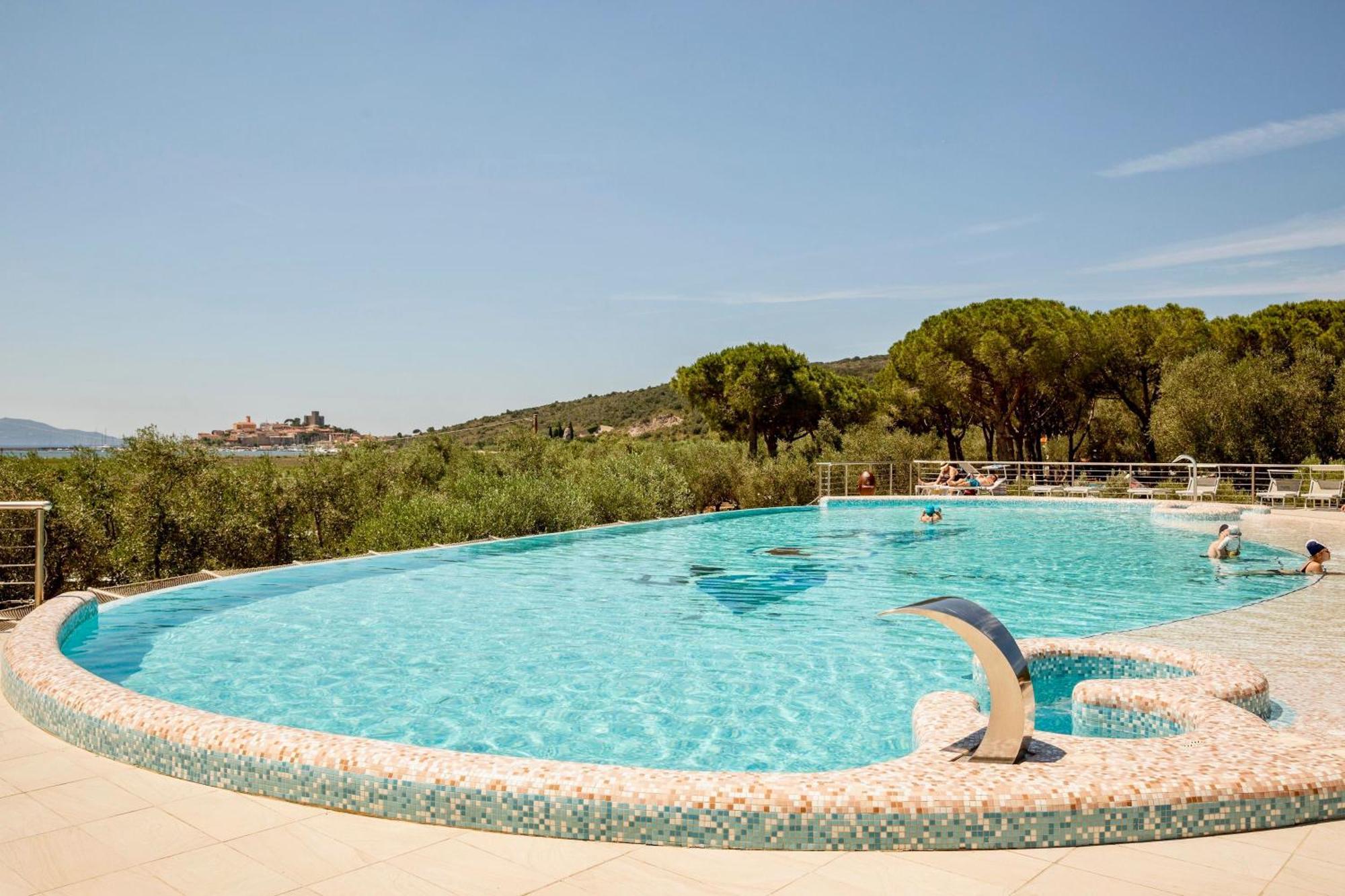 Isa - Residence With Pool And Private Beach In Talamone Just 500 Mt From The Beach Екстериор снимка