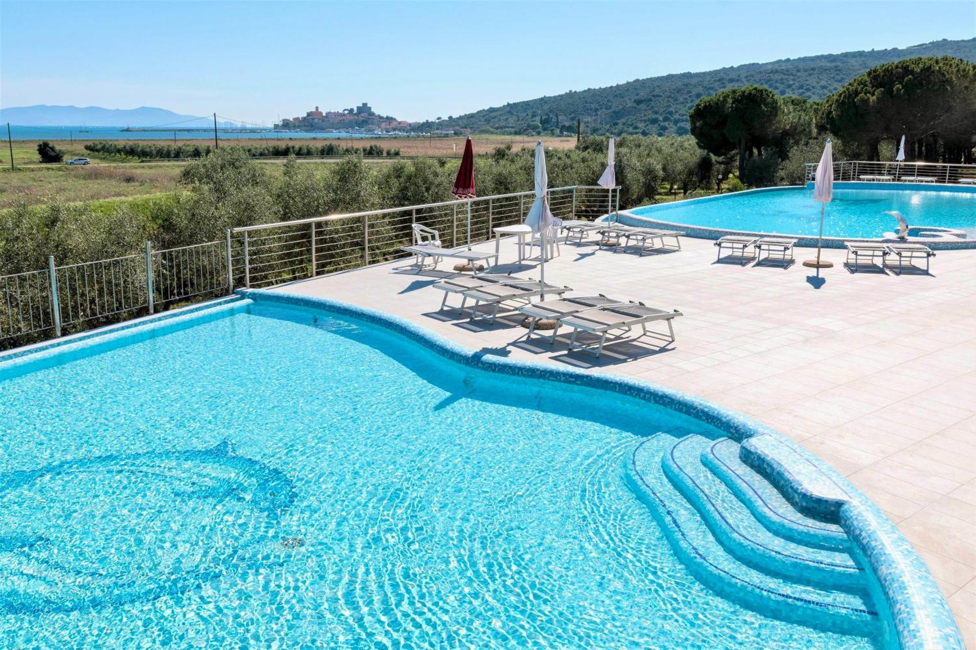 Isa - Residence With Pool And Private Beach In Talamone Just 500 Mt From The Beach Екстериор снимка