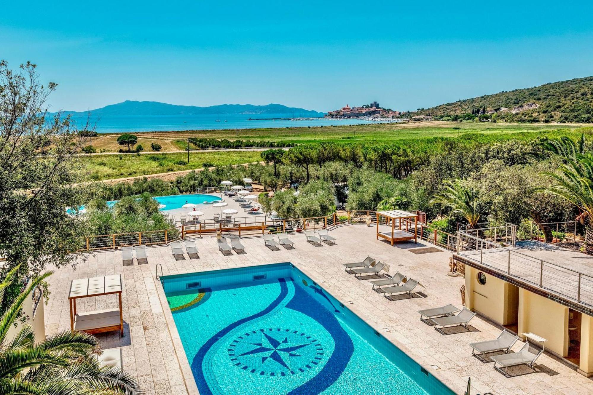 Isa - Residence With Pool And Private Beach In Talamone Just 500 Mt From The Beach Екстериор снимка